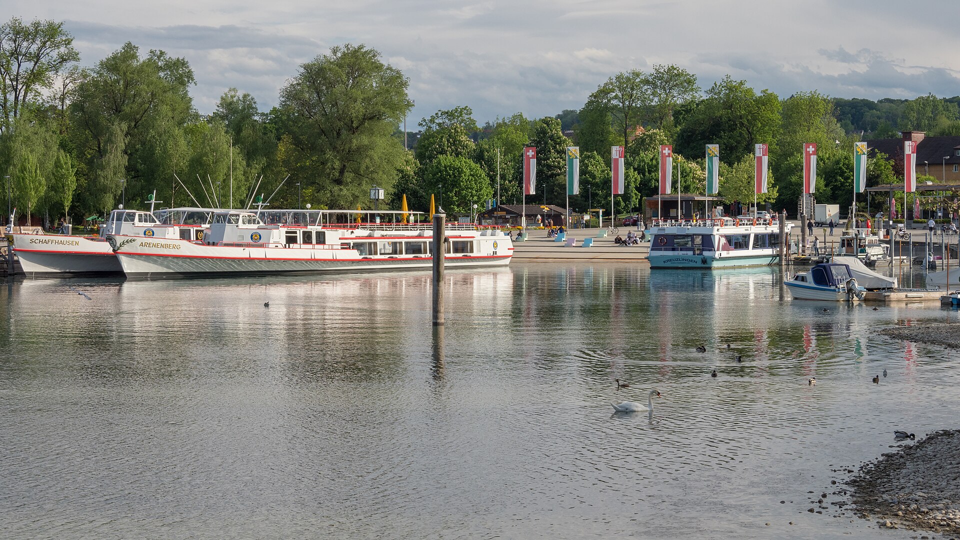 Schiffe am Kreuzlinger Hafen im Kanton Thurgau