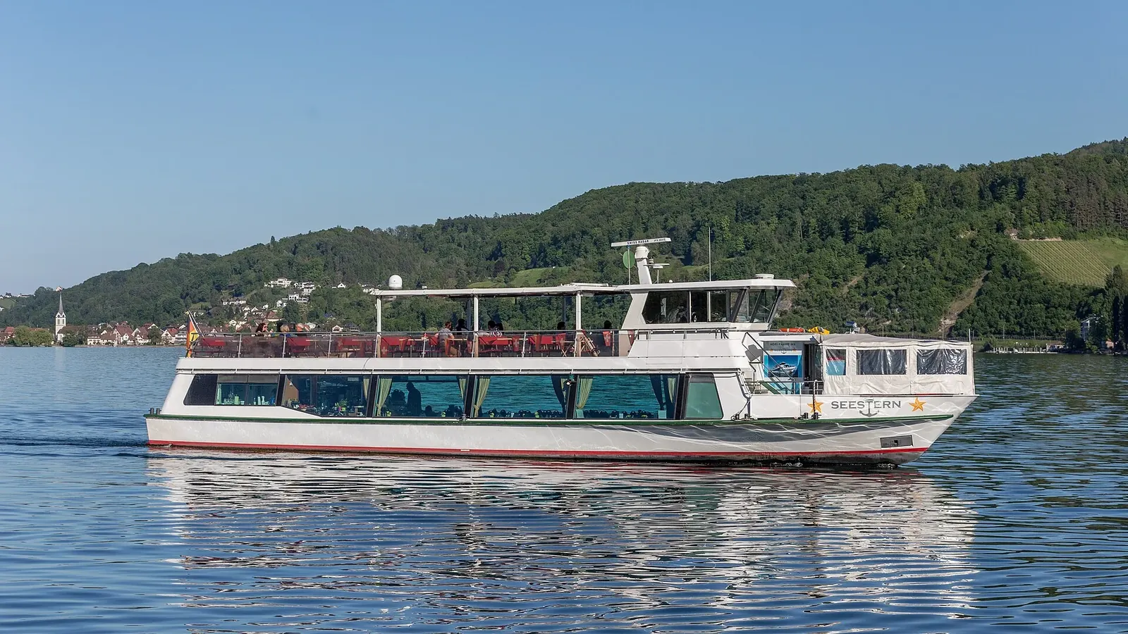 Höri-Fähre MS Seestern in Untersee/Höri
