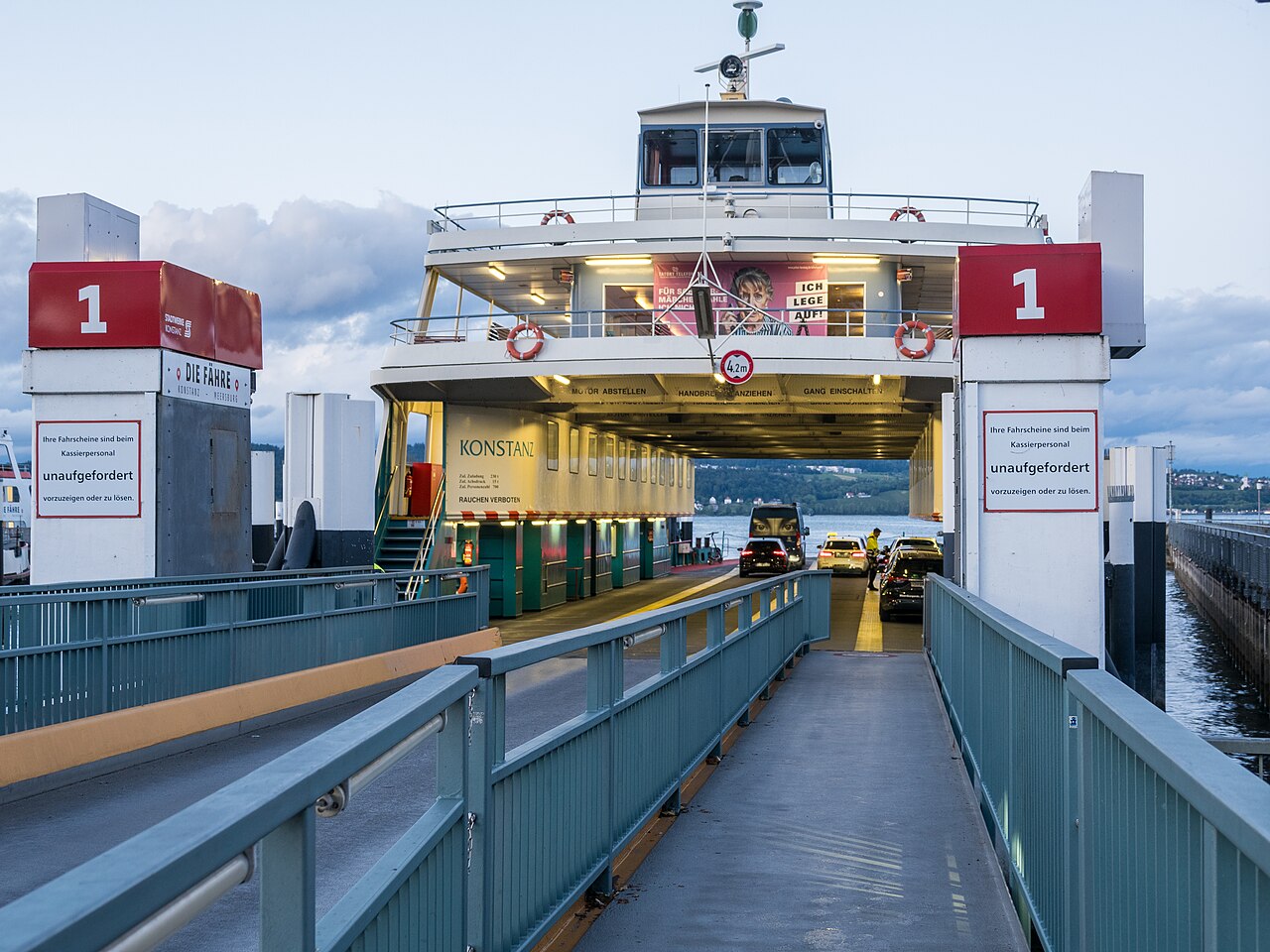 Autofähre Konstanz am Anleger Konstanz-Staad auf der Verbindung nach Meersburg