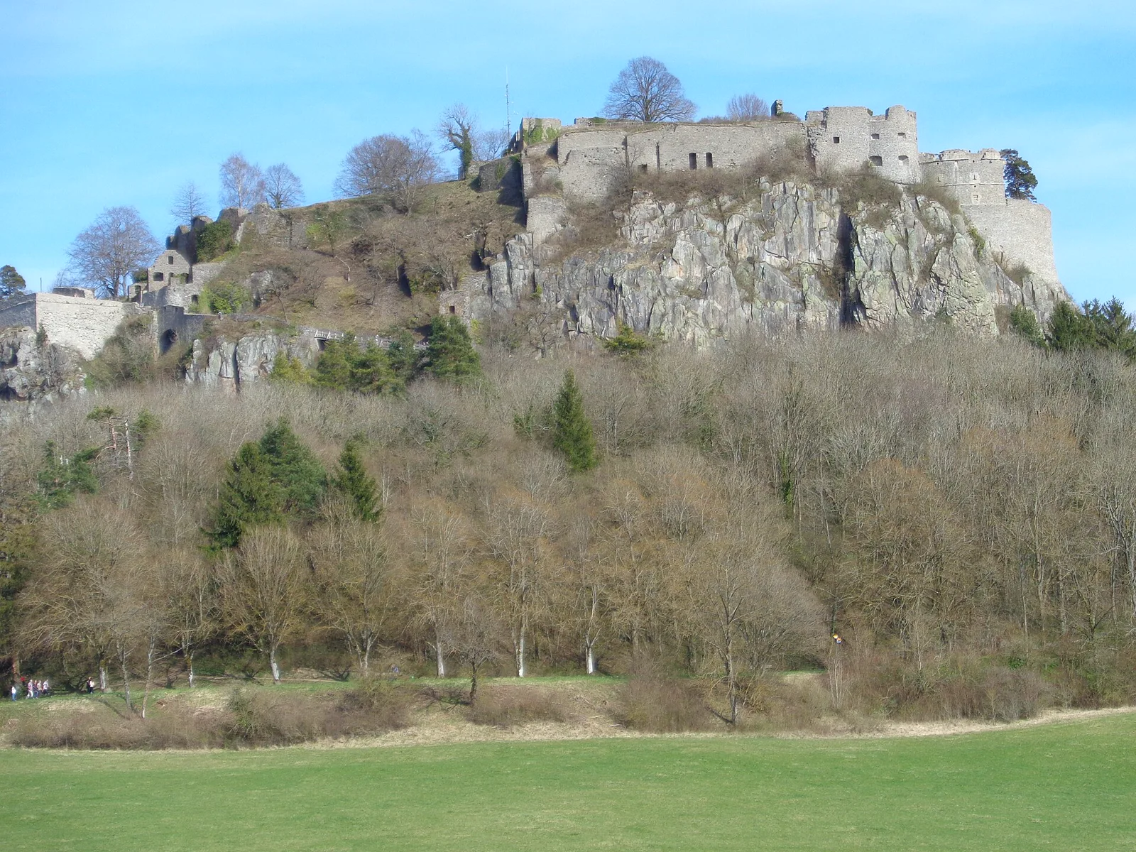 Festungsruine Hohentwiel auf dem Vulkanberg bei Singen