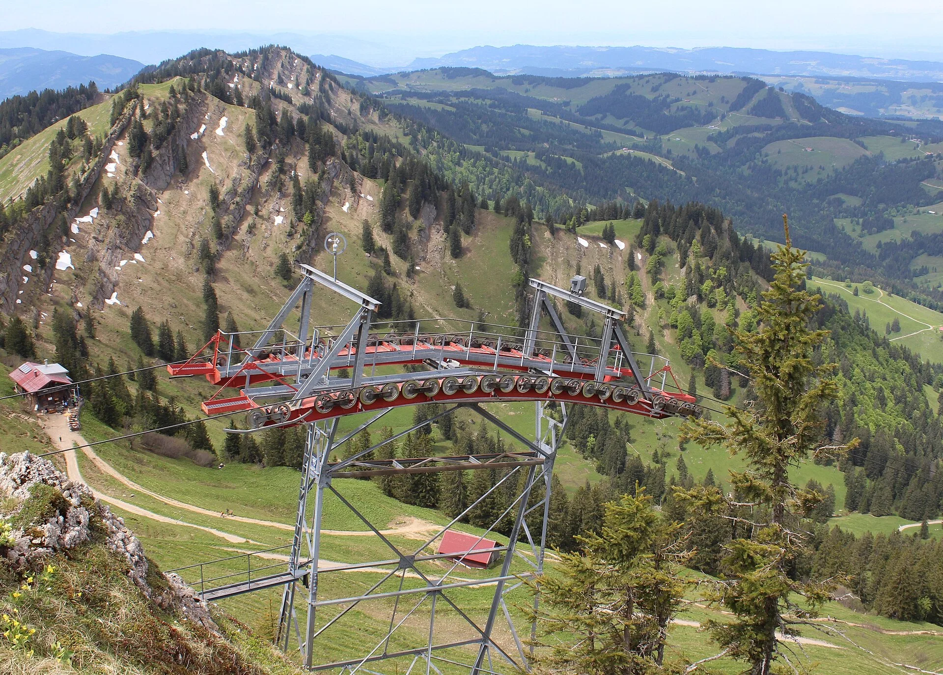Bergstation und Seilbahntechnik der Hochgratbahn bei Oberstaufen