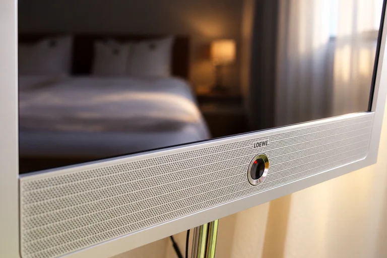 Fernseher im Zimmer im Hotel Lindenallee