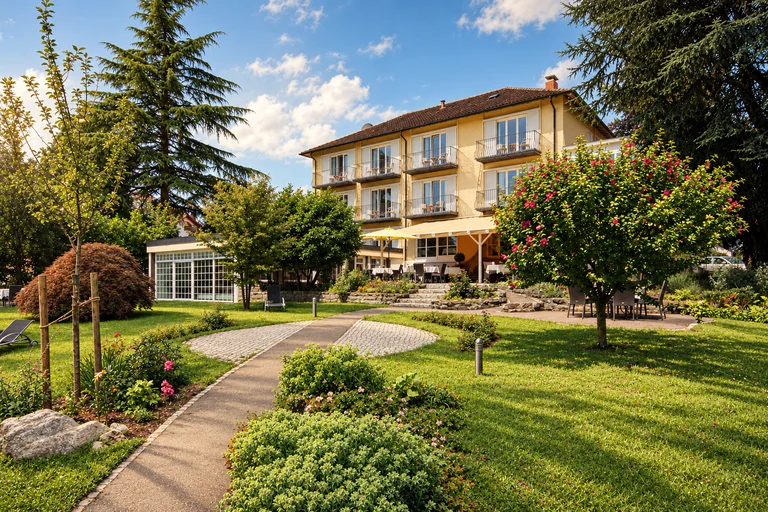 Garten und Terrasse im Hotel Lindenallee