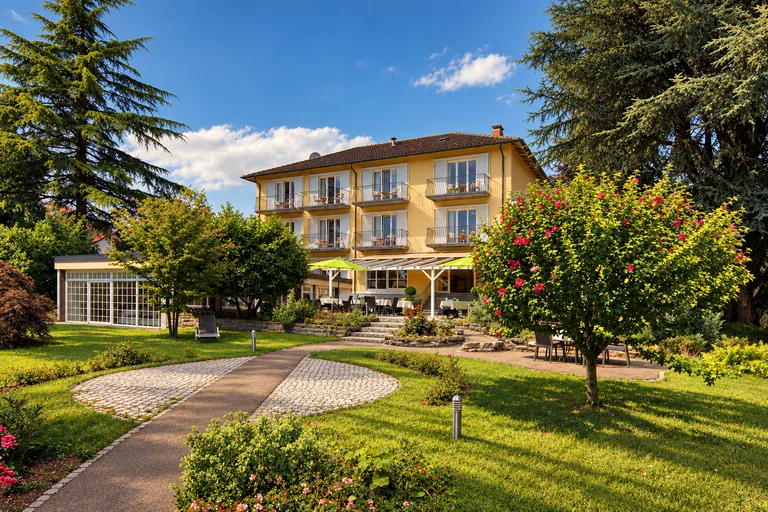 Gartenseite des Hotels im Hotel Lindenallee