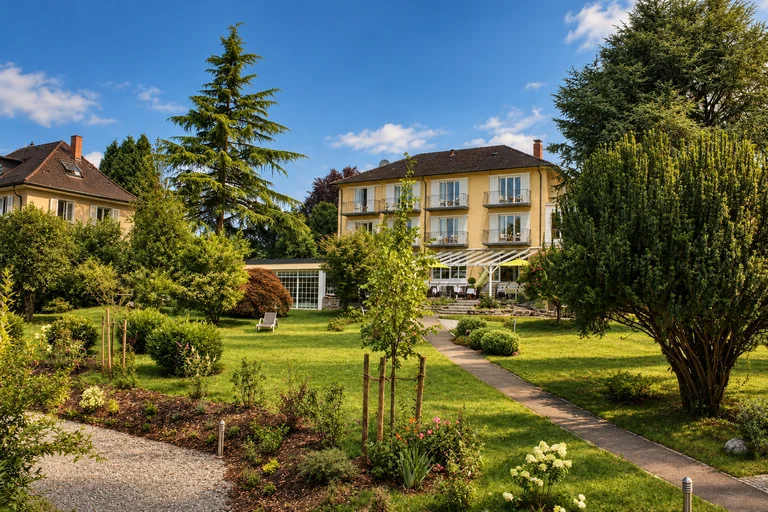 Gartenweg zum Hotel im Hotel Lindenallee